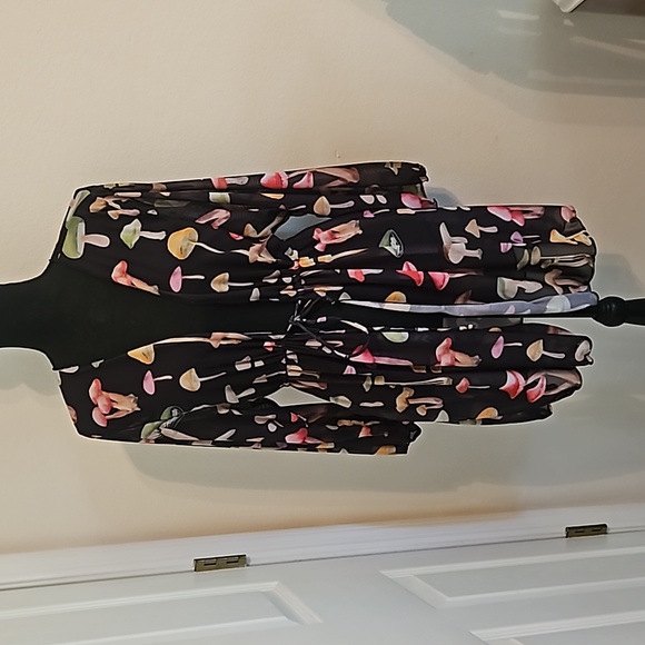 Colorful Mesh Mushroom CoverUp - Picture 2 of 6